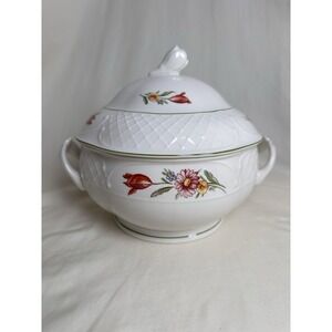 VILLEROY & BOCH  Germany  TULIPE Pattern 1-‎ ROUND COVERED VEGETABLE BOWL Tureen
